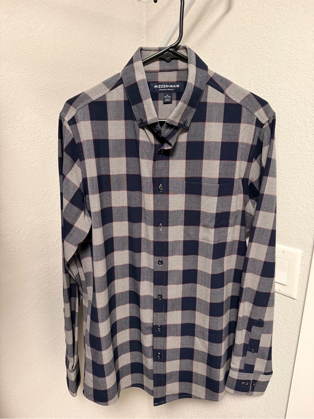 Mizzen+Main Performance Men’s Button-Down Shirt- Medium Trim Tall